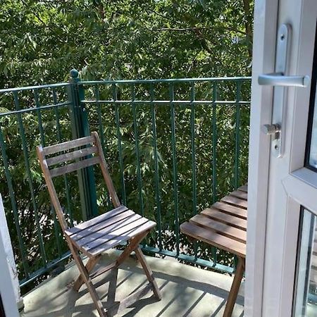 Lovely 2 Bedroom Flat In Greater Лондон Экстерьер фото
